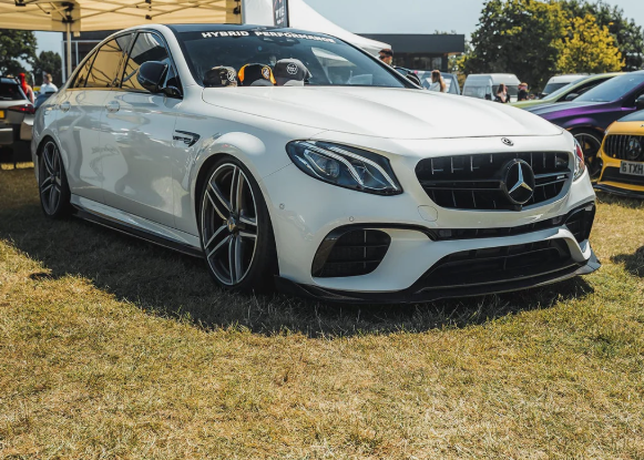 Mercedes E63 W213 - Bas de caisse carbone, CT DESIGN