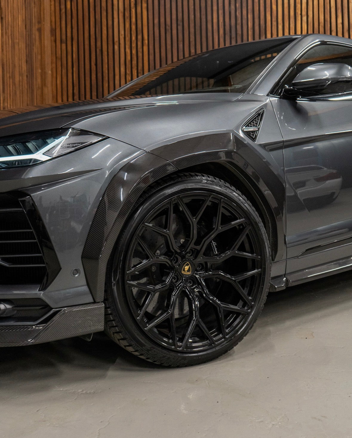 URUS - Elargisseurs d'ailes carbone, CT DESIGN