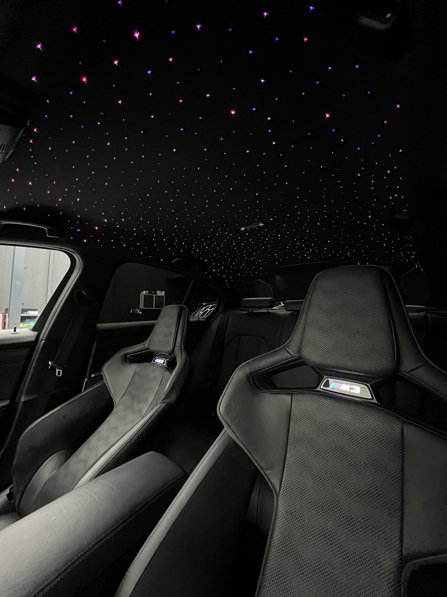 Installation ciel étoilé voiture 800 étoiles à Genève - Shine and Meca Sarl