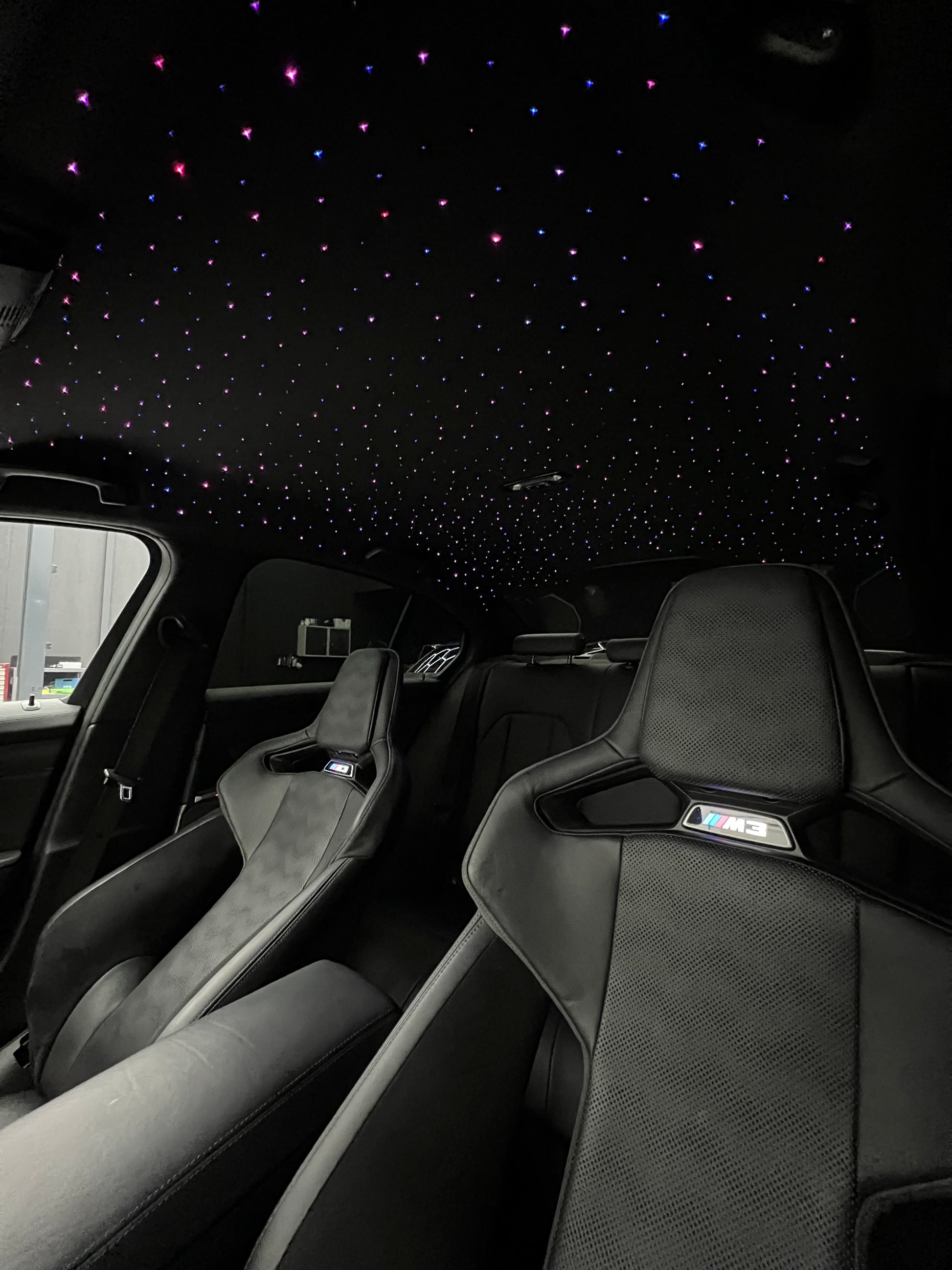 Installation ciel étoilé voiture 800 étoiles à Genève - Shine and Meca Sarl
