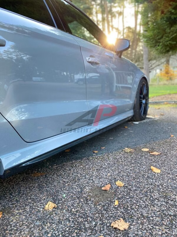 JUPES LATÉRALES EN CARBONE AP, AUDI RS3 8V